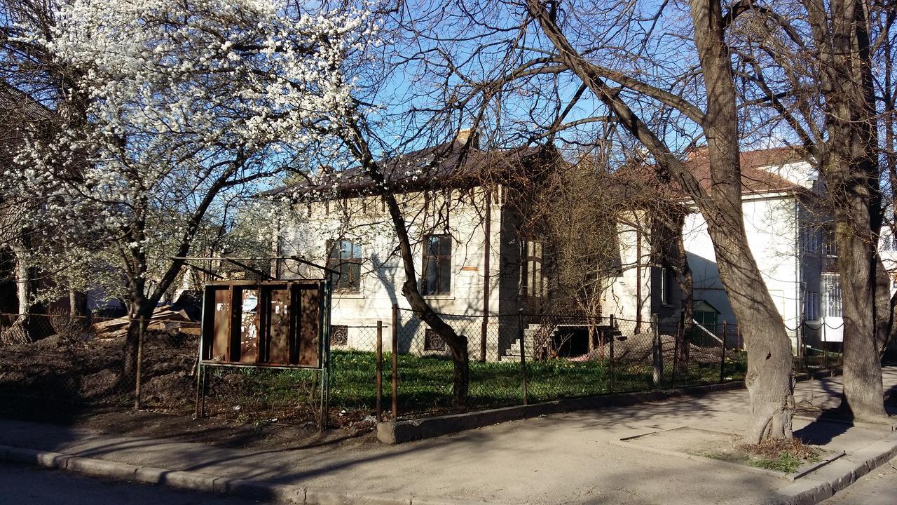 Hostel Mif Ivano-Frankivsk Ngoại thất bức ảnh