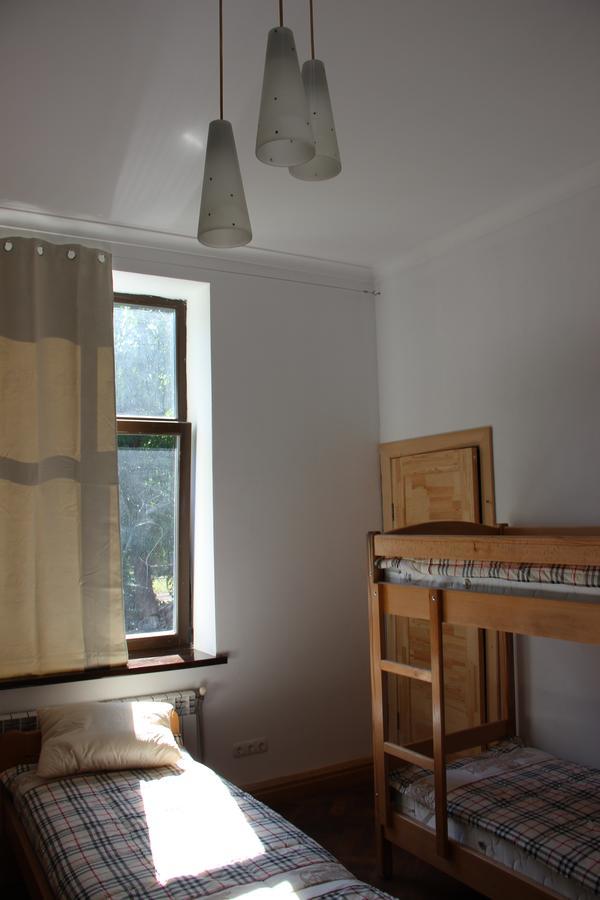Hostel Mif Ivano-Frankivsk Ngoại thất bức ảnh